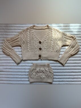 SHEIN Cream Cable Knit V-Neck Buttoned Crop Cardigan